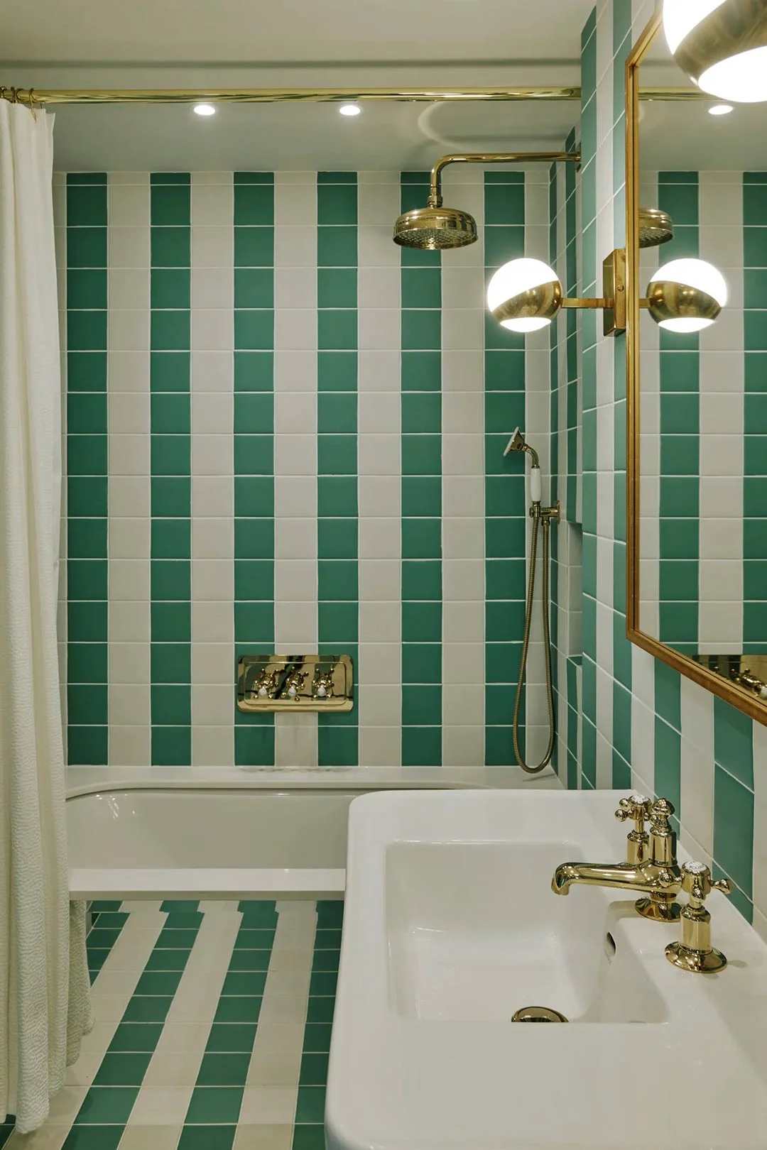 interior-design-timeline-70-s-bathroom-stripe-tiles