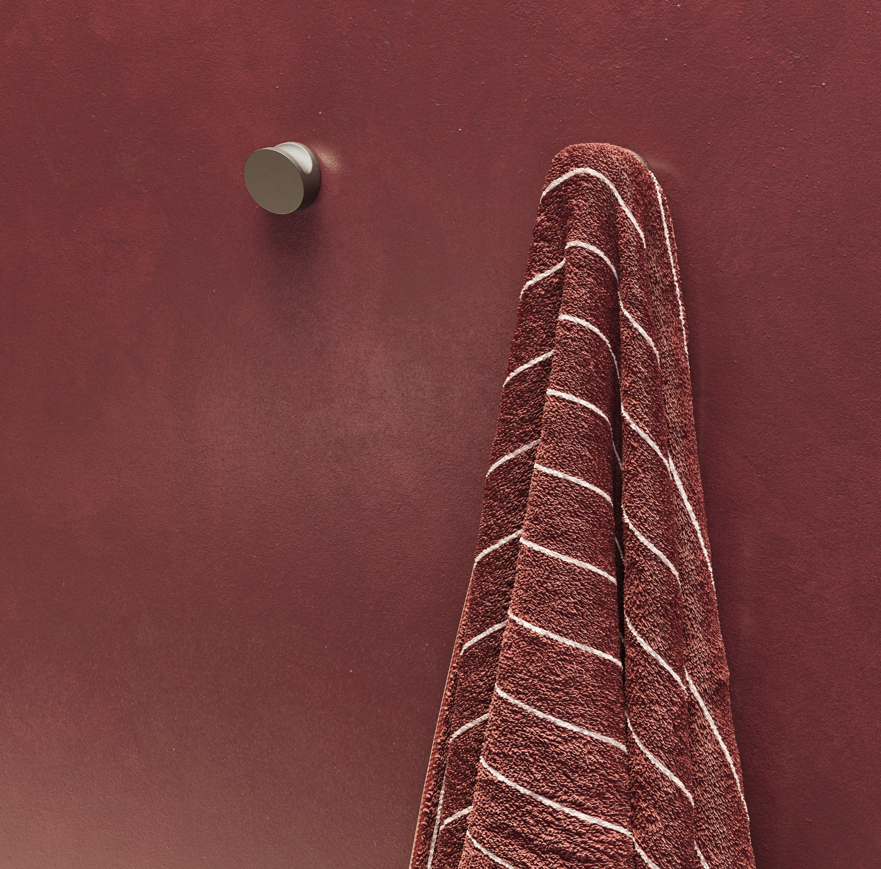 AntiqueBathroom BathScene Var02 Angle07 Steel