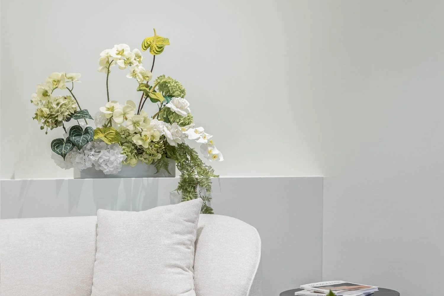 Flowers to Decorate Home Interiors Spaces