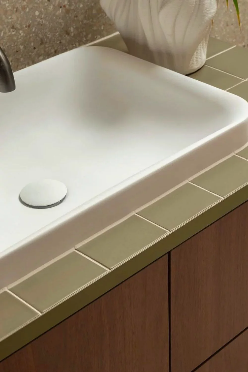 Grout Colours Bench