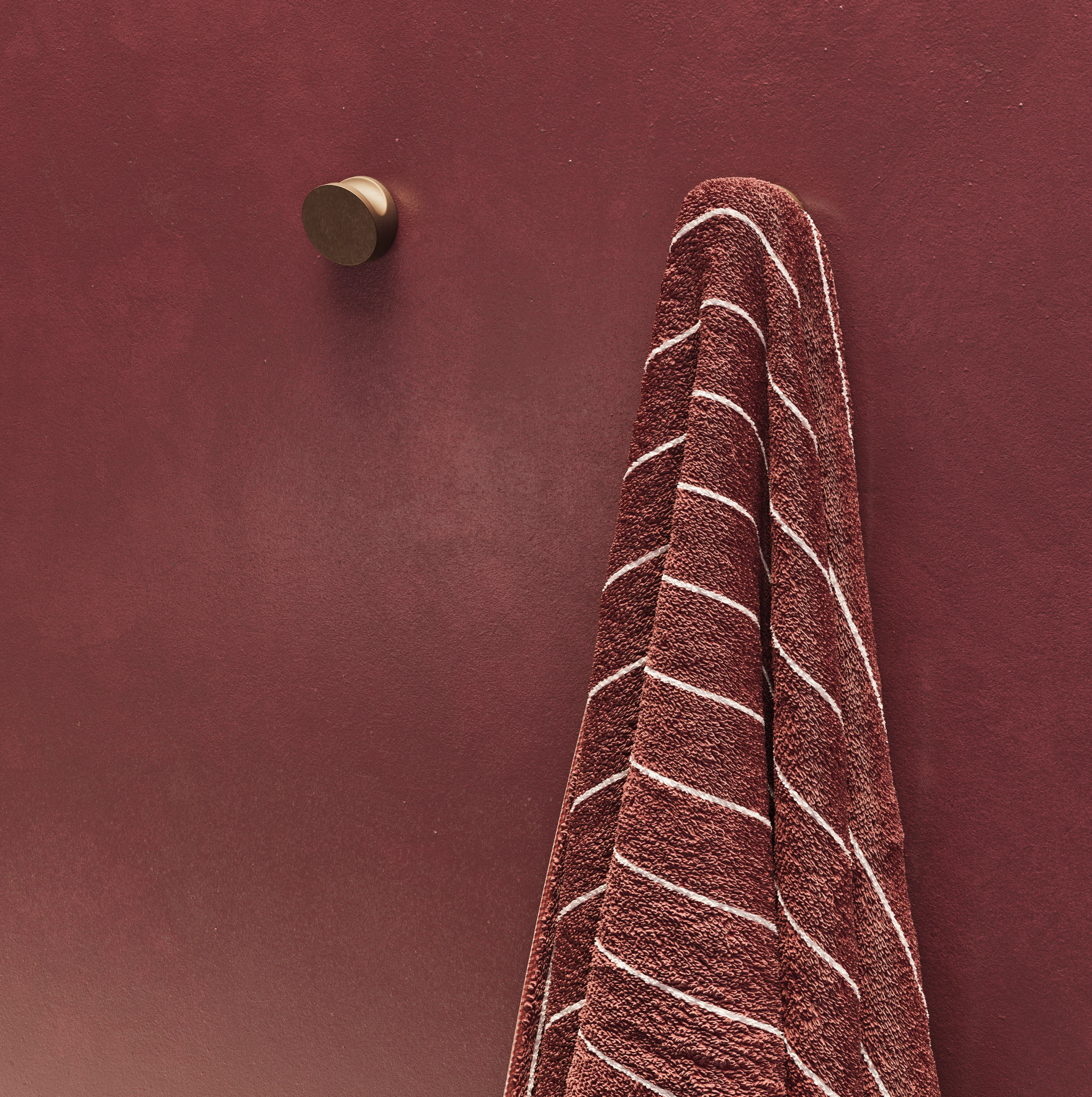 AntiqueBathroom BathScene Var02 Angle07 Bronze