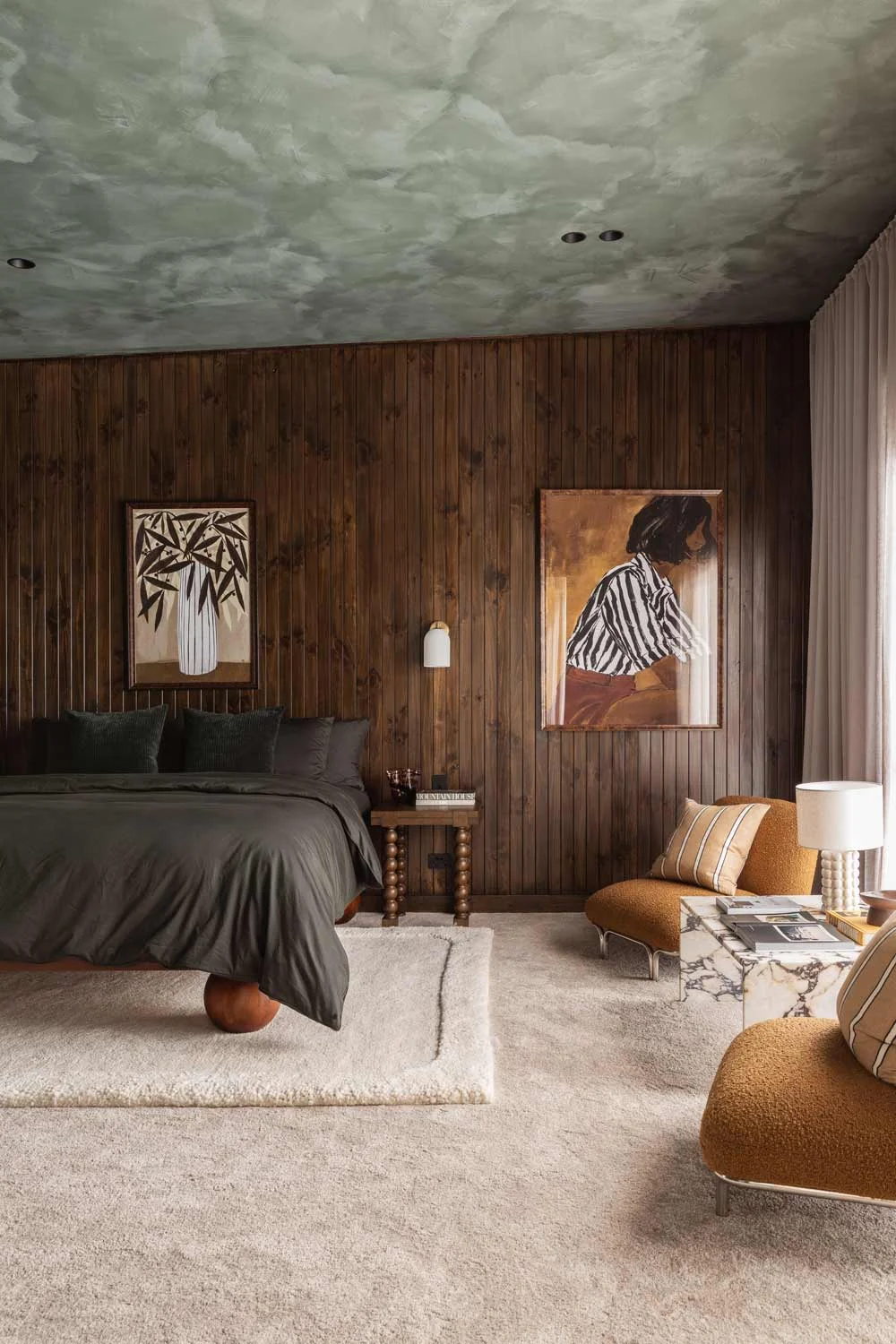 Master-Bedroom-Ideas-Large-Room-Wallnut-Timber-Feature-Wall-Sitting-Area