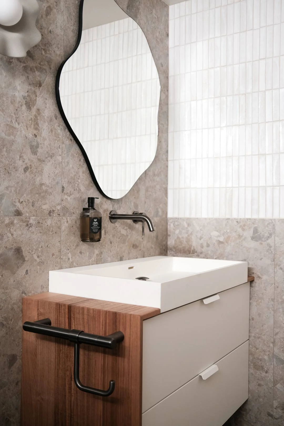 Hannah-Nowlan-Lander-Se-Art-Gallery-Bathroom-Accessible
