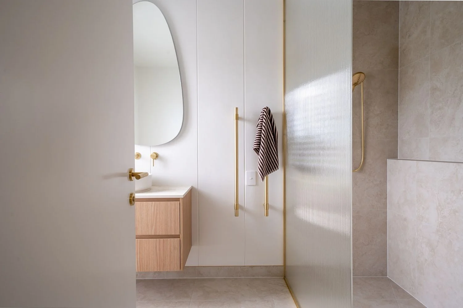 Kasia Stanicich ABI Interiors Bathroom