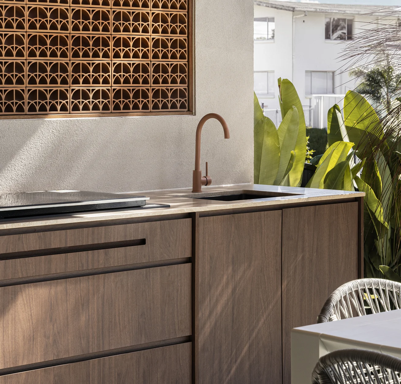 outdoor-living-outdoor-kitchen