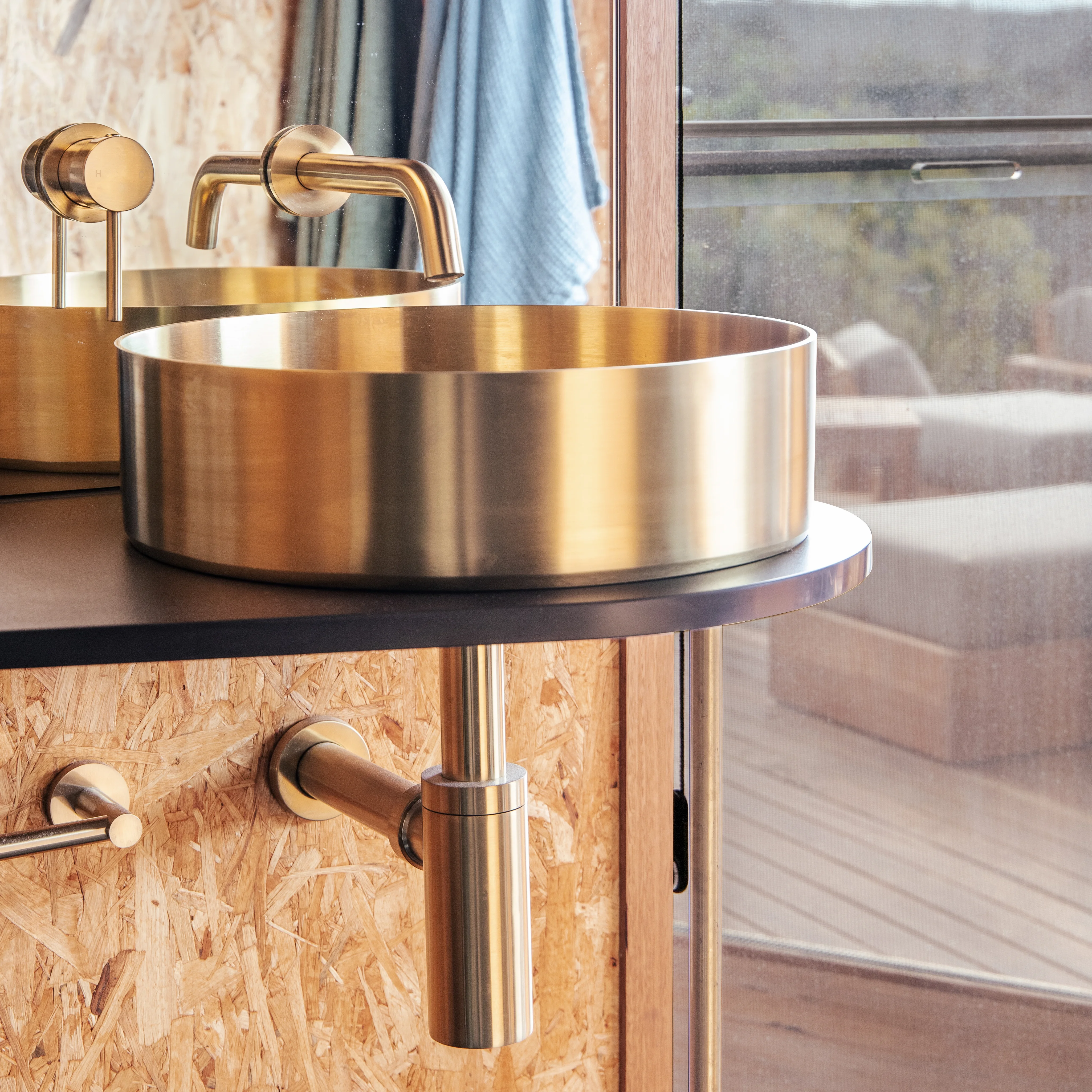 Dolphin-Sands-Studio-12