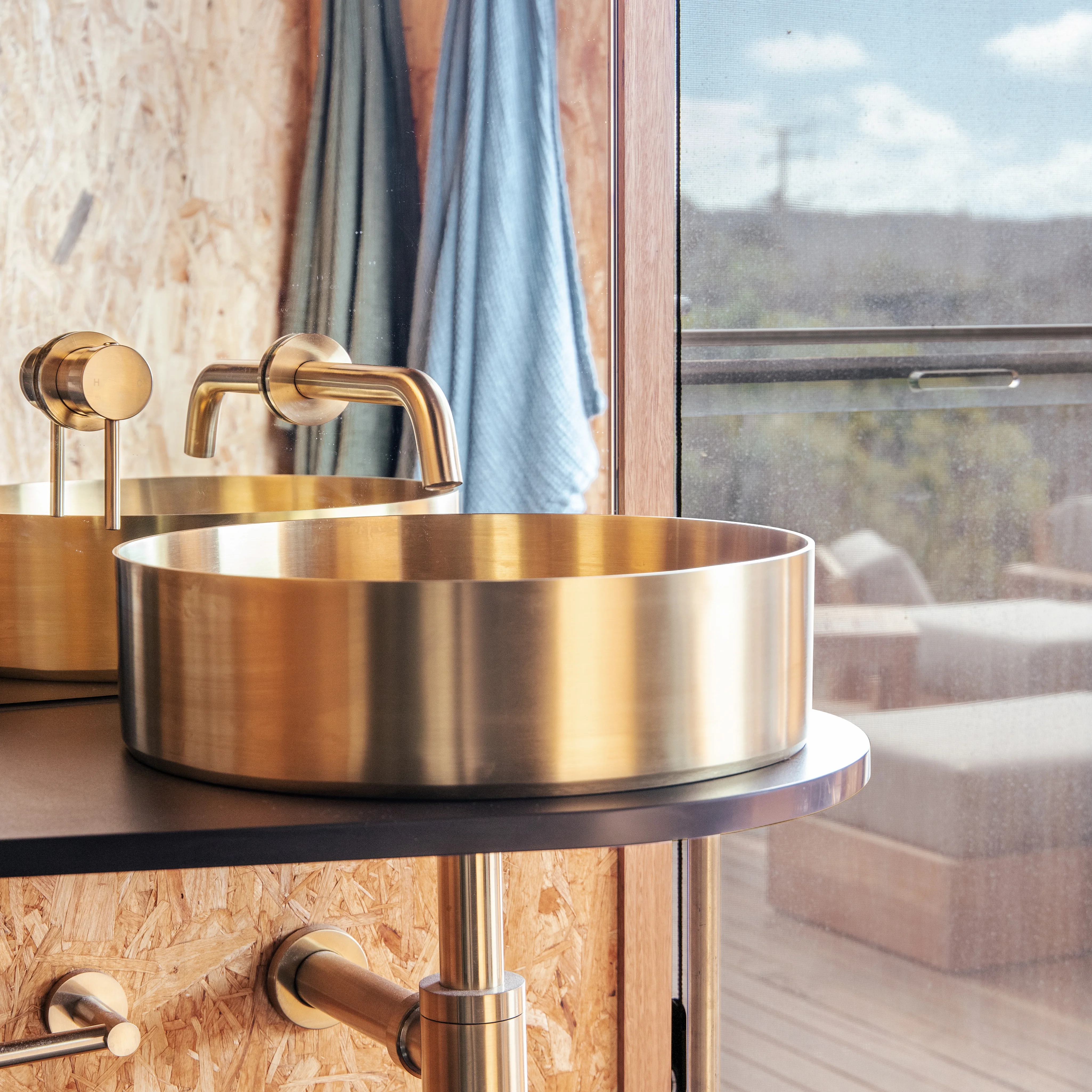 Dolphin-Sands-Studio-12