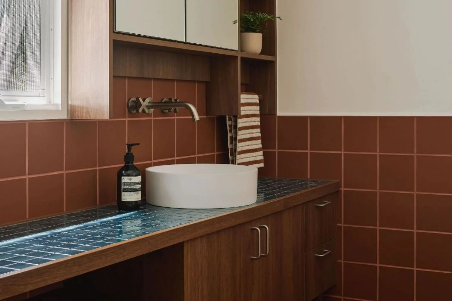 Bathroom Vanity Design Ideas Tiles
