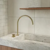 Elysian%20Bench%20Mounted%20Minimal%20Mixer Close%20Up BB