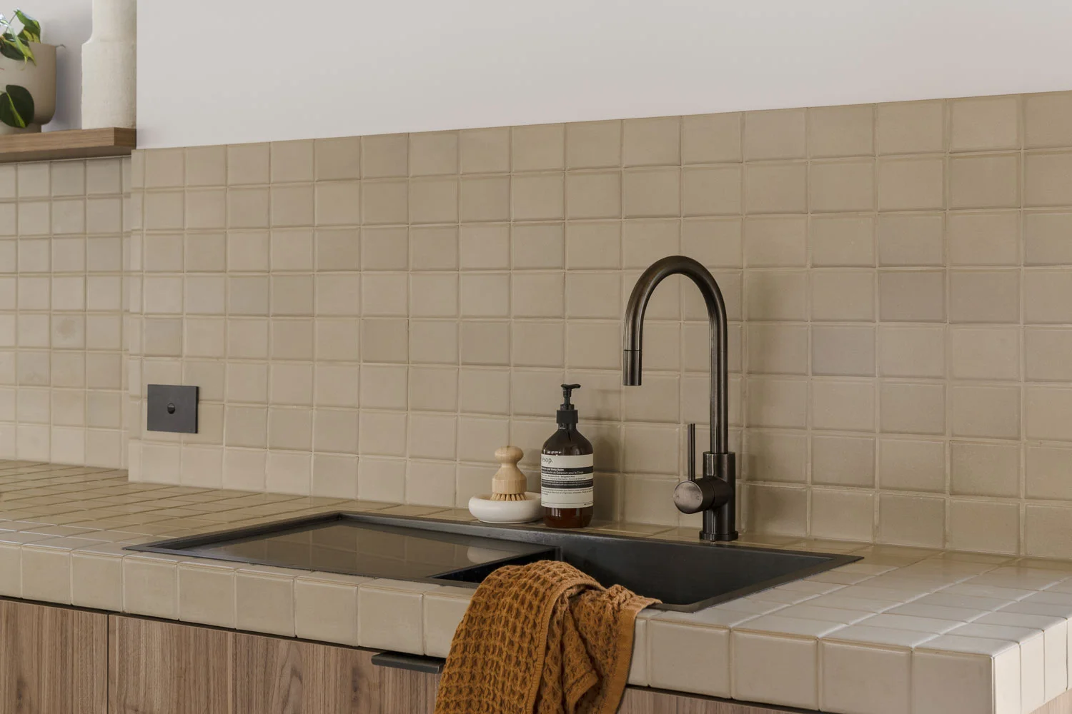 Brushed-Gunmetal-Kitchen-Mixer-Sink-Olive-Square-Tiles