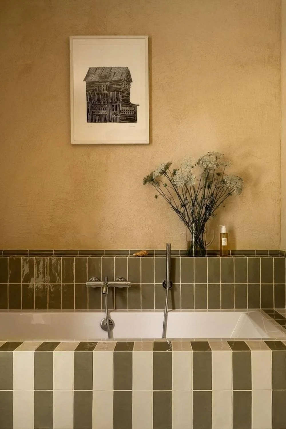 Bathtub Tile Design Ideas Pattern