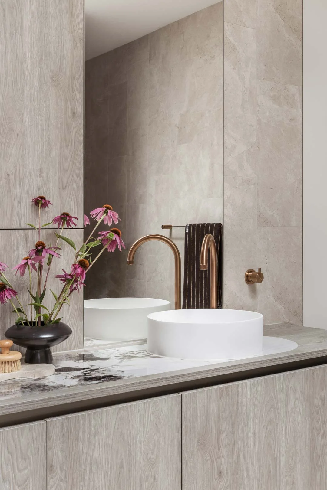 brushed-copper-tapware-neutral-bathroom