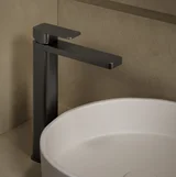Nesso Vanity Close%20Up-Extended%20Basin%20Mixer-BG
