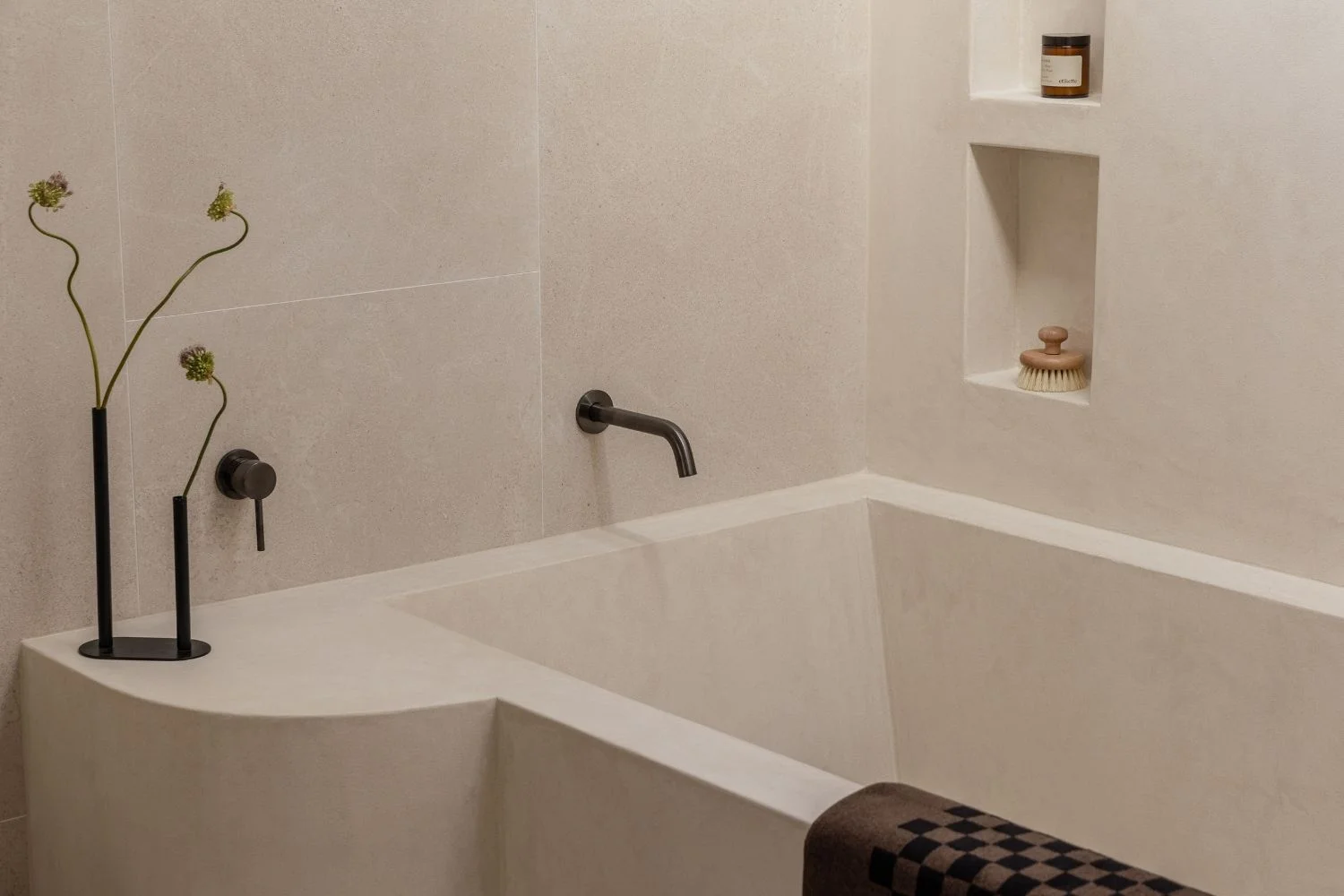 Amaia PJH Construction Spanish Architecture Microcement Bath