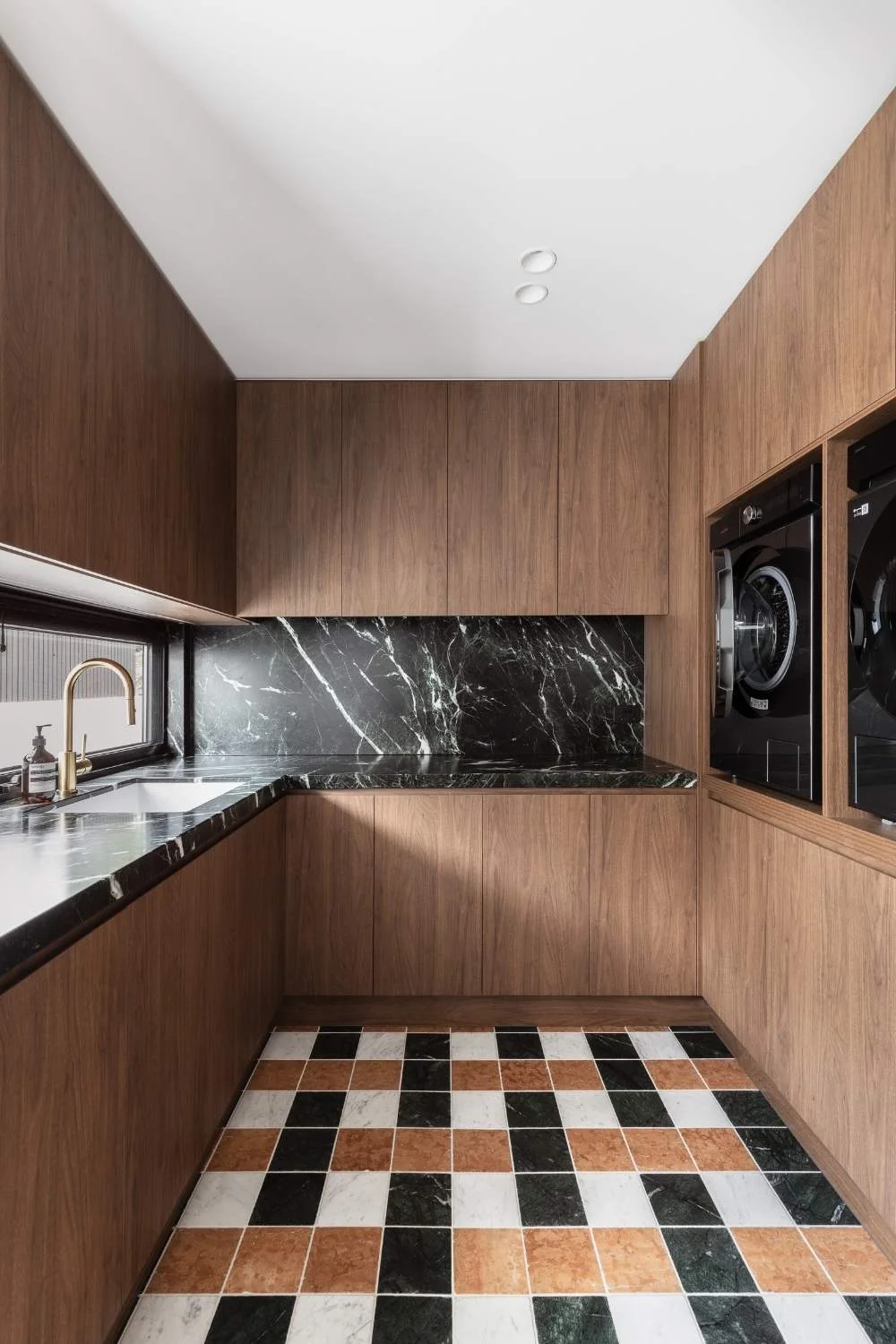 Laundry Design Pattern Checkerboard Tile