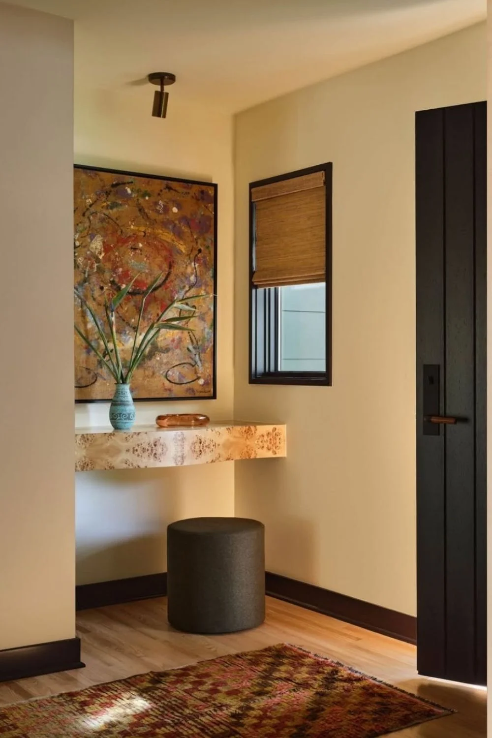 Entryway Decor Ideas Textured Design Patterns Warm Tones