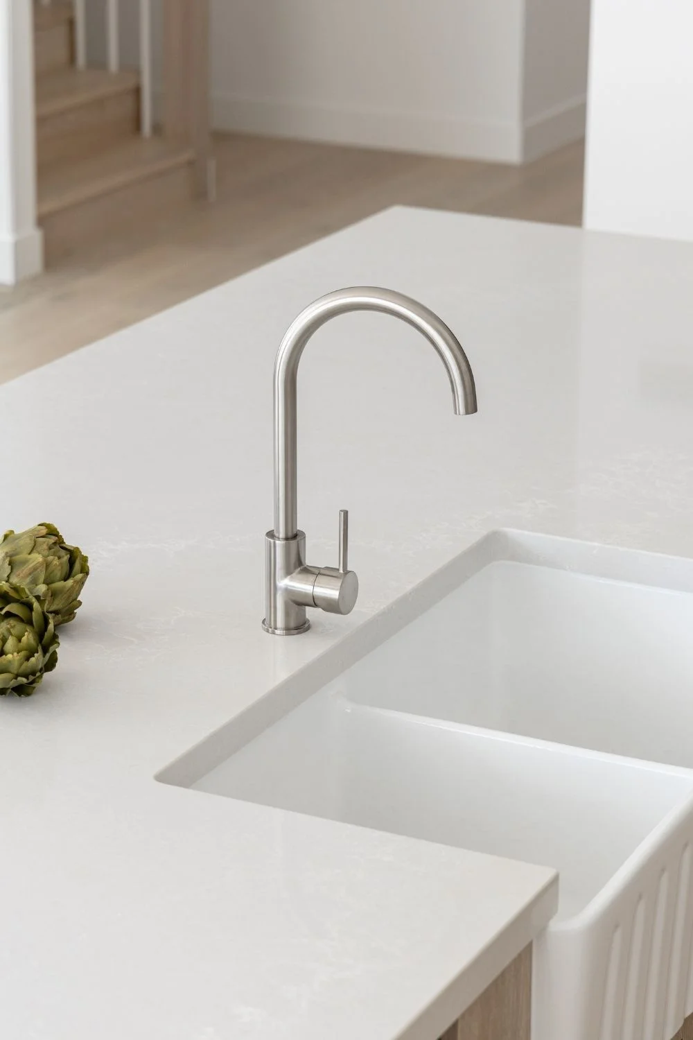 Stainless Steel vs White Sink Minimal