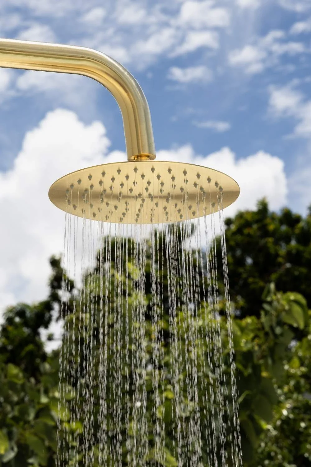 Bisque Reuben Cotter House Outdoor Shower