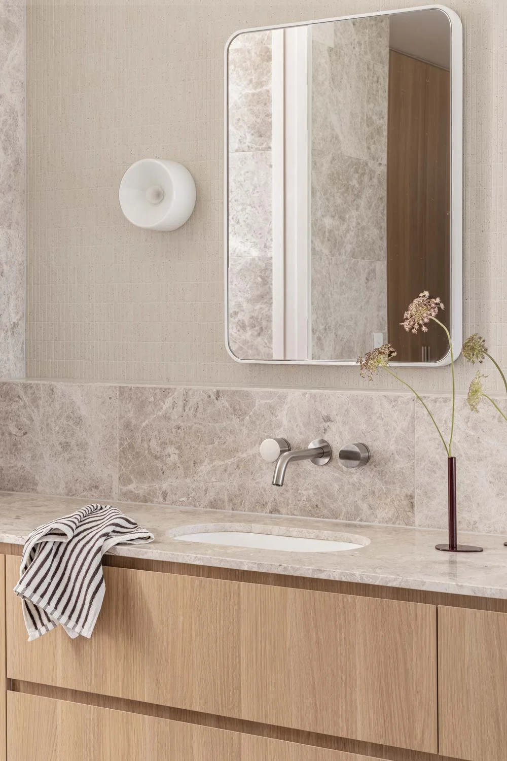 Brushed-Nickel-Stainless-Steel-Bathroom-Undermount-Bathroom-Marble-Benchtop-Oak-Cabinetry