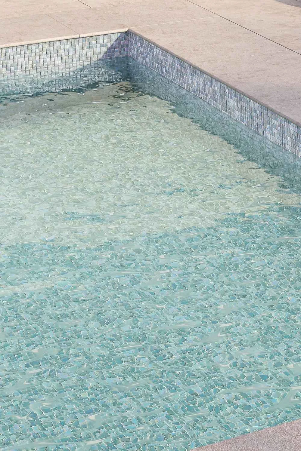 Pool With Tiles ABI Minori