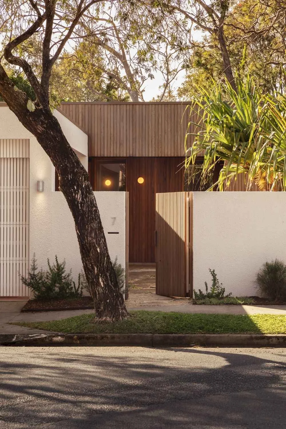 Californian Bungalow Japanese Aesthetic Streetfront Wooden Gate
