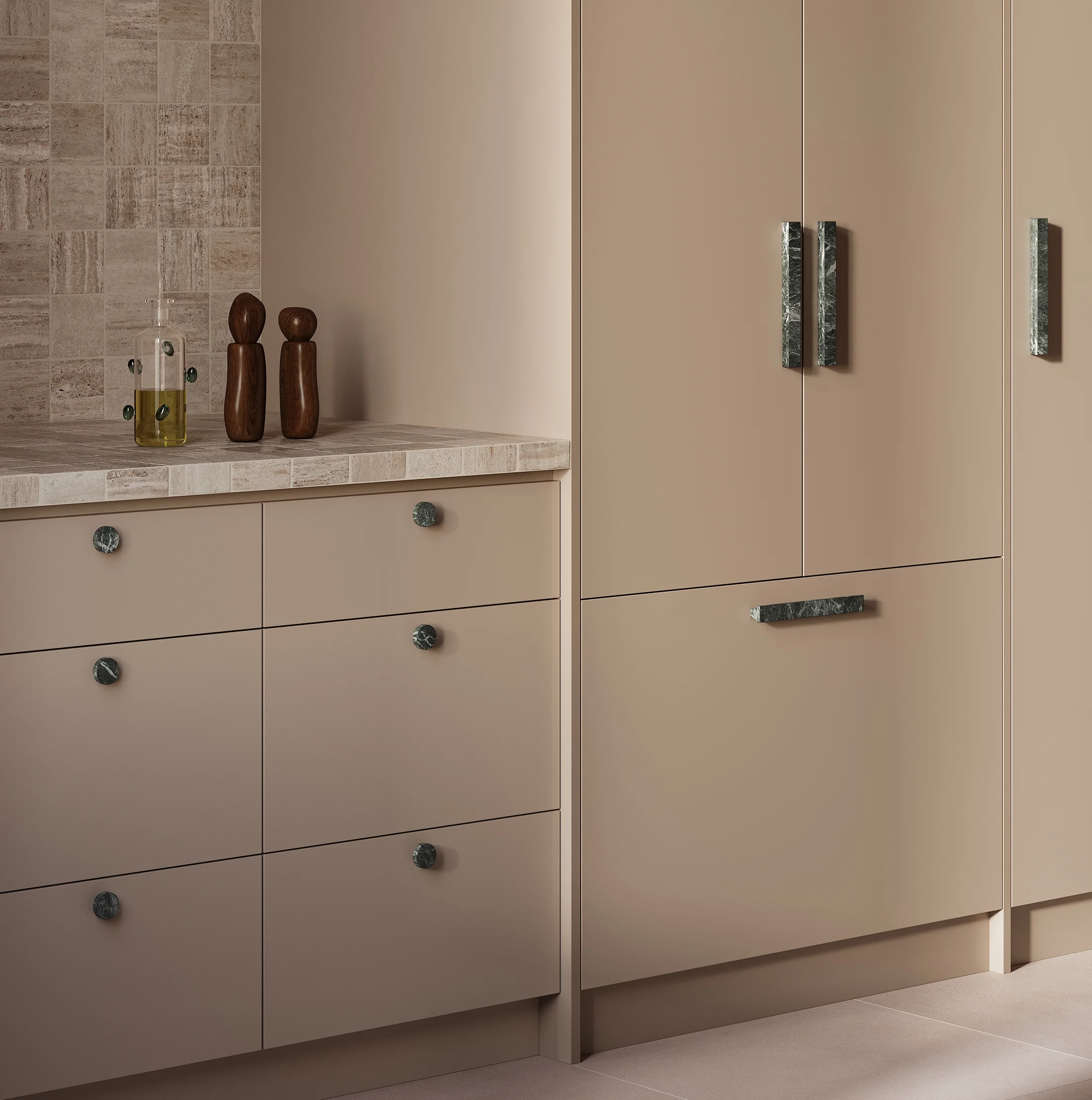 Pedra%20Cabinetry%20Pull%20220mm%20Pedra%20Large%20Knob%2035mm Verde%20Alpi%20Marble
