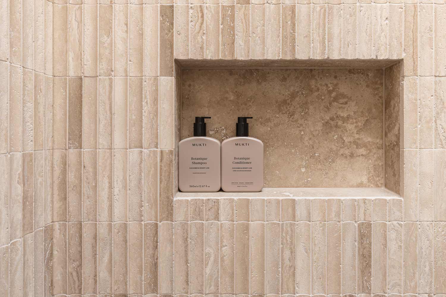 Travertine-mosaic-bathroom-tiles-niche-tiling