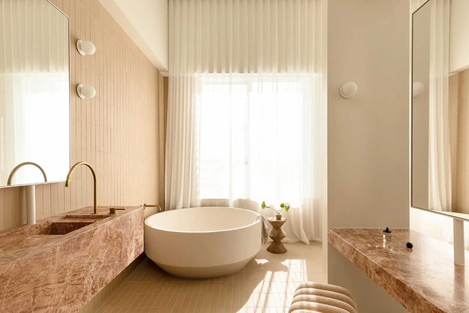 Aura by Kamber Coastal Contemporary Living Primary Ensuite