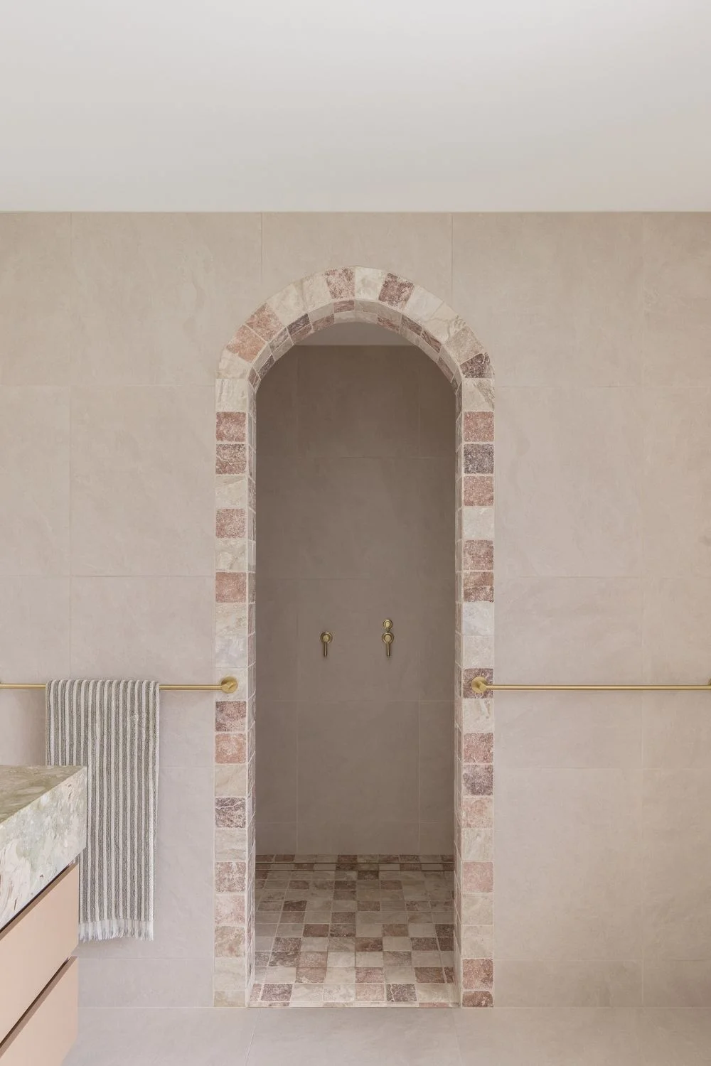Decorative Borders Art Deco Shower