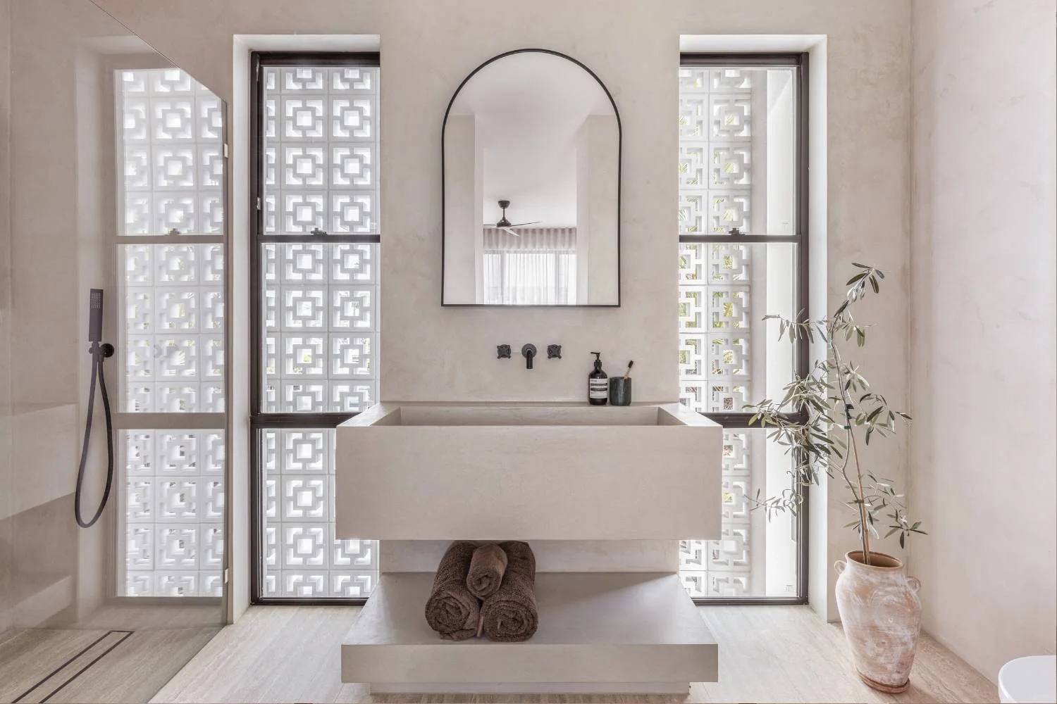 Bathroom Lighting Ideas Contrast Black and Beige