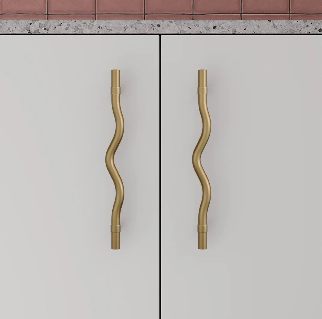 Ziggy%20Adjustable%20Cabinetry%20Pulls In%20Setting Close%20Up 250mm BB