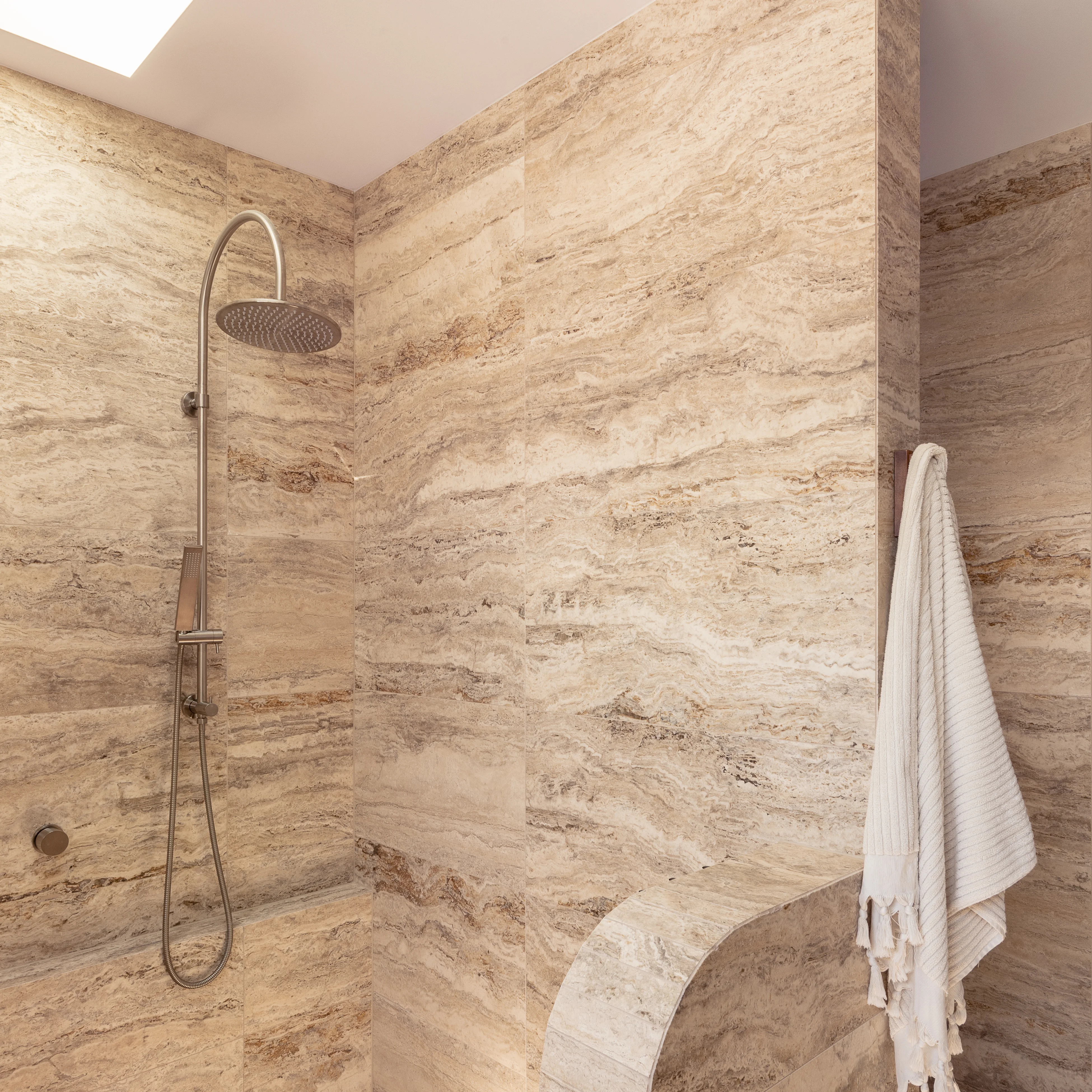 The Courtyard House HR-28