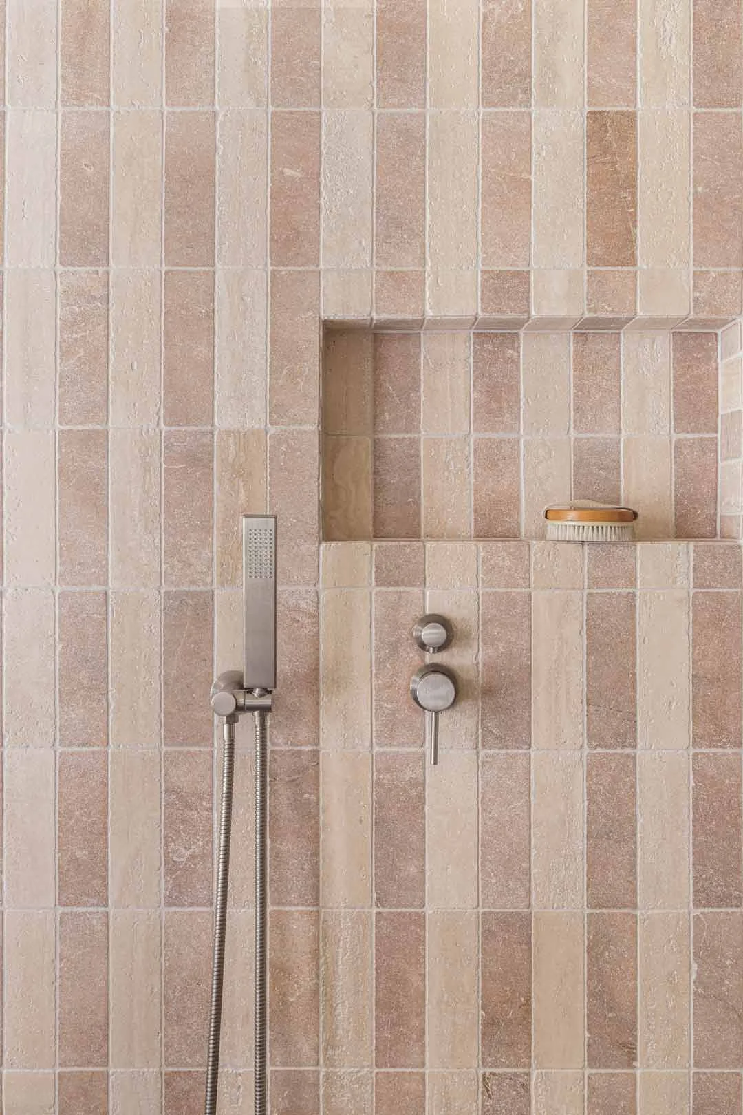 contemporary-interior-design-tile-pattern-shower-bathroom