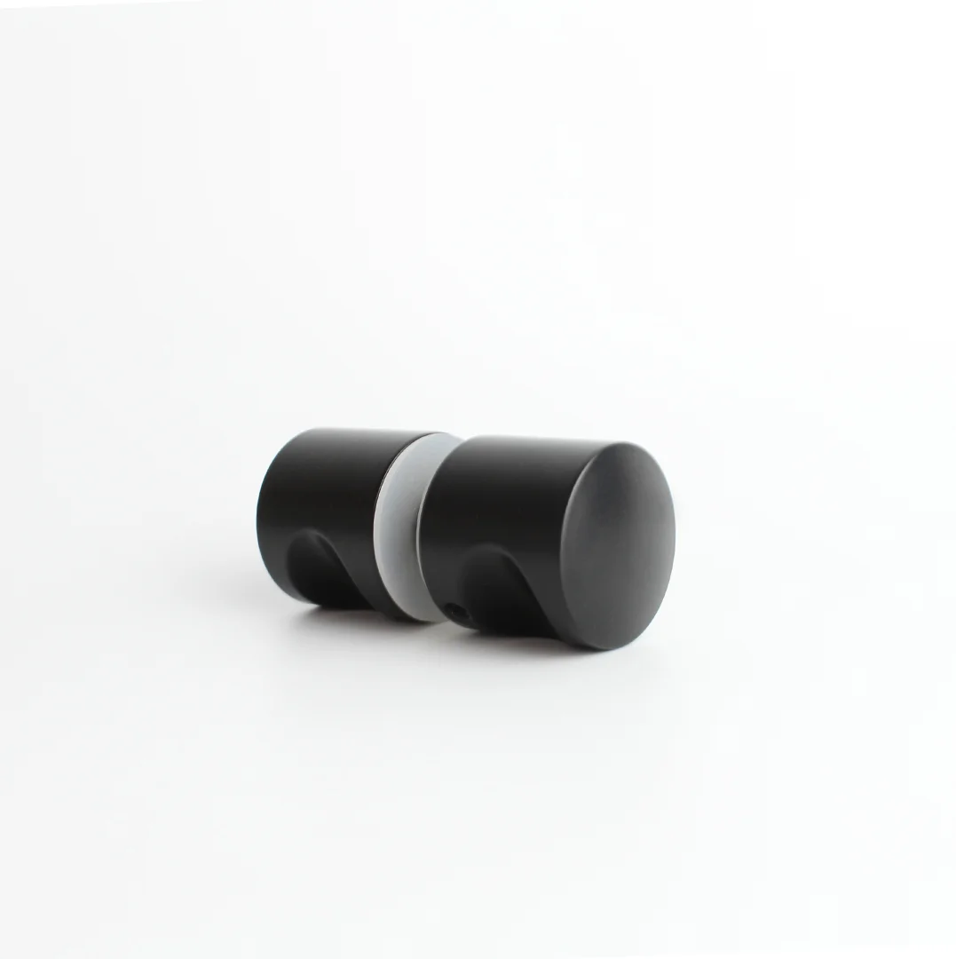 Livio Shower Door Handle - Matte Black - Feature