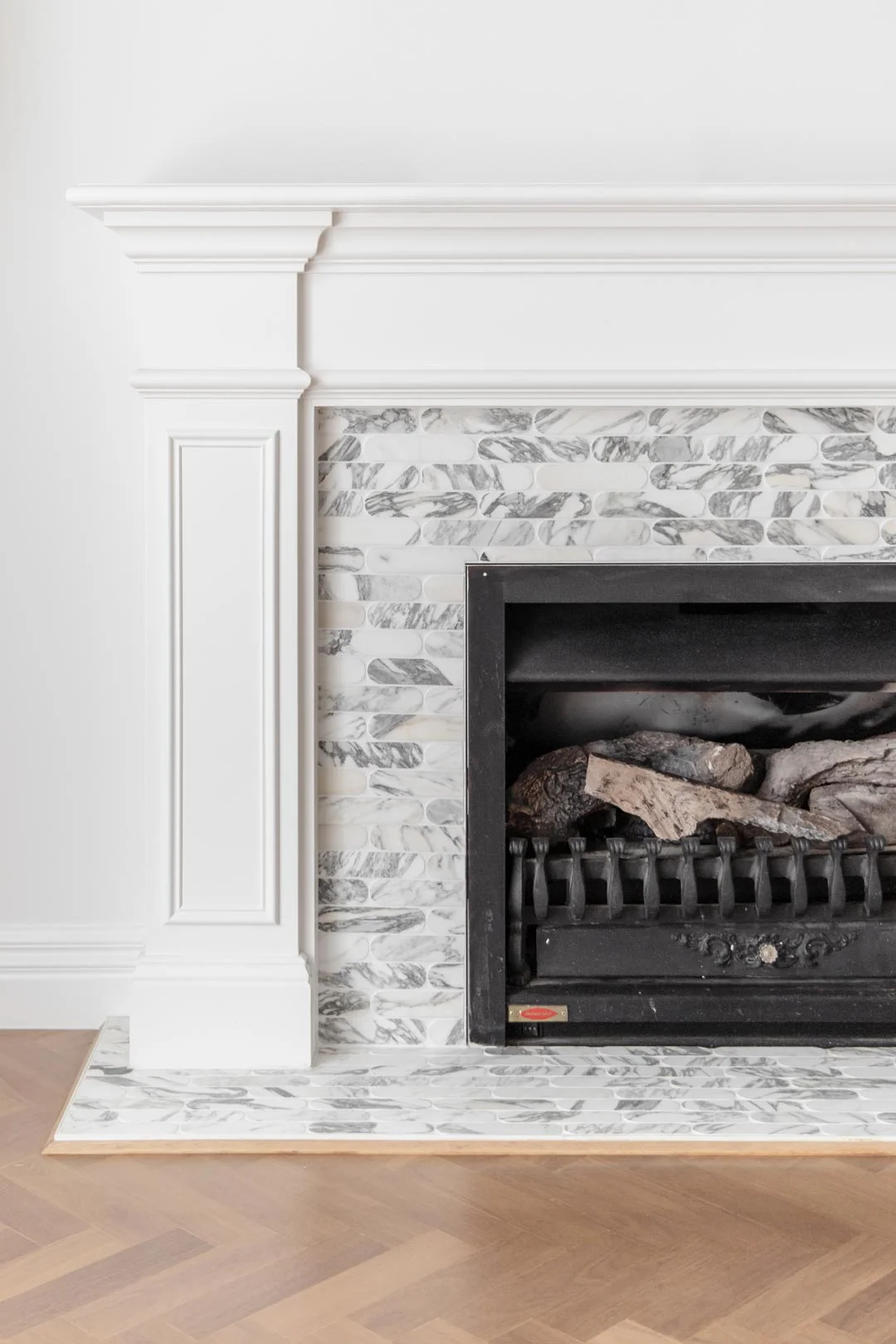 marble-tiled-white-fire-place