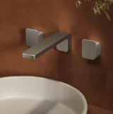 Nesso Vanity Close%20Up Assembly%20Taps-SS