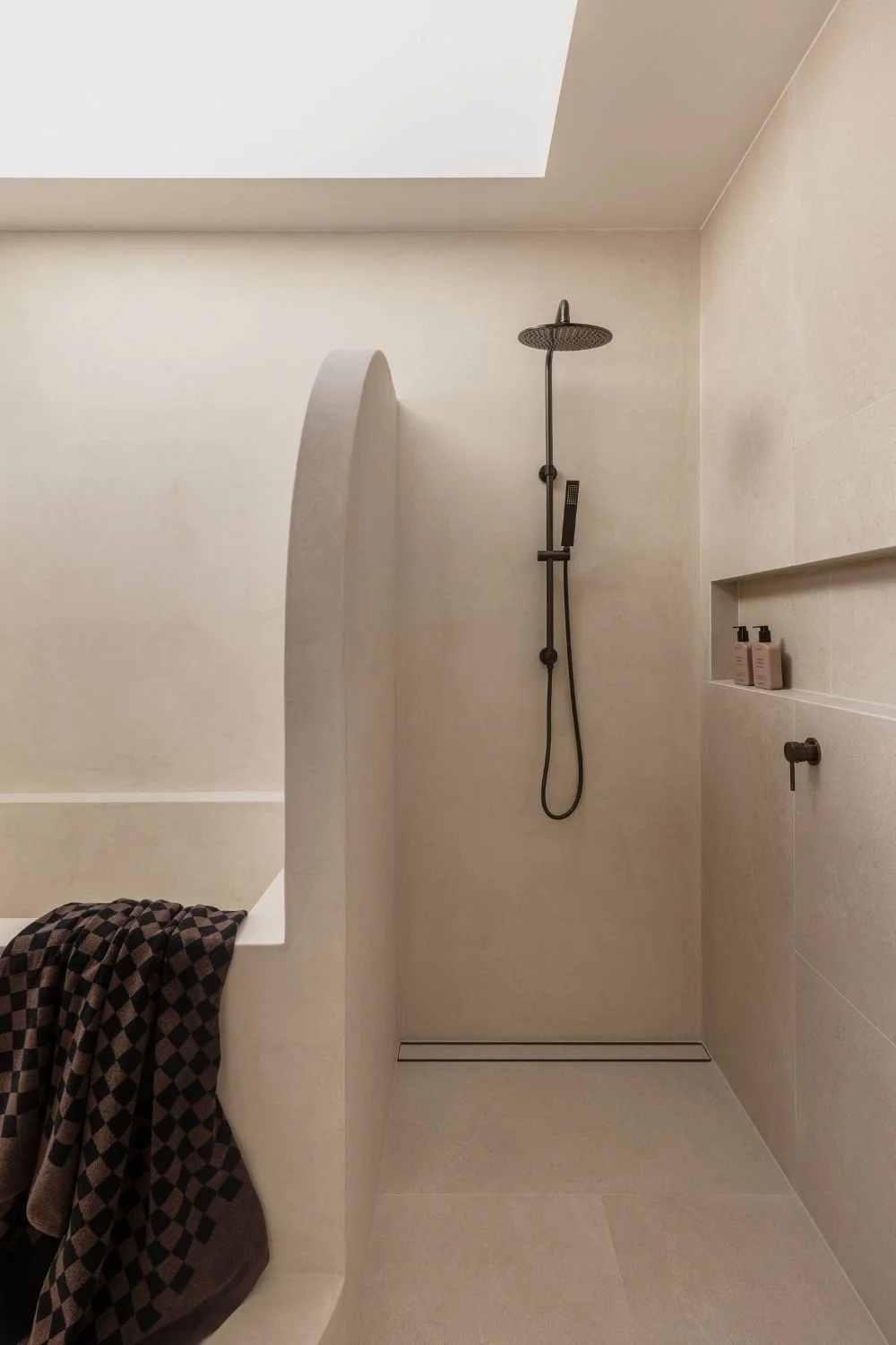 Amaia PJH Construction Spanish Architecture SHower