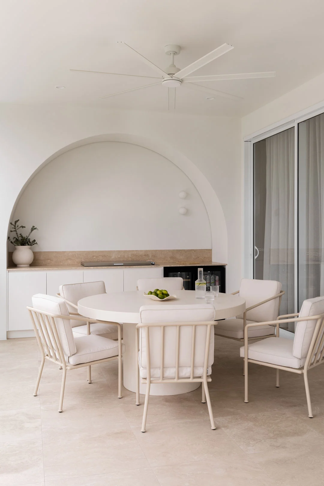 marble-in-outdoor-mediterranean-kitchen