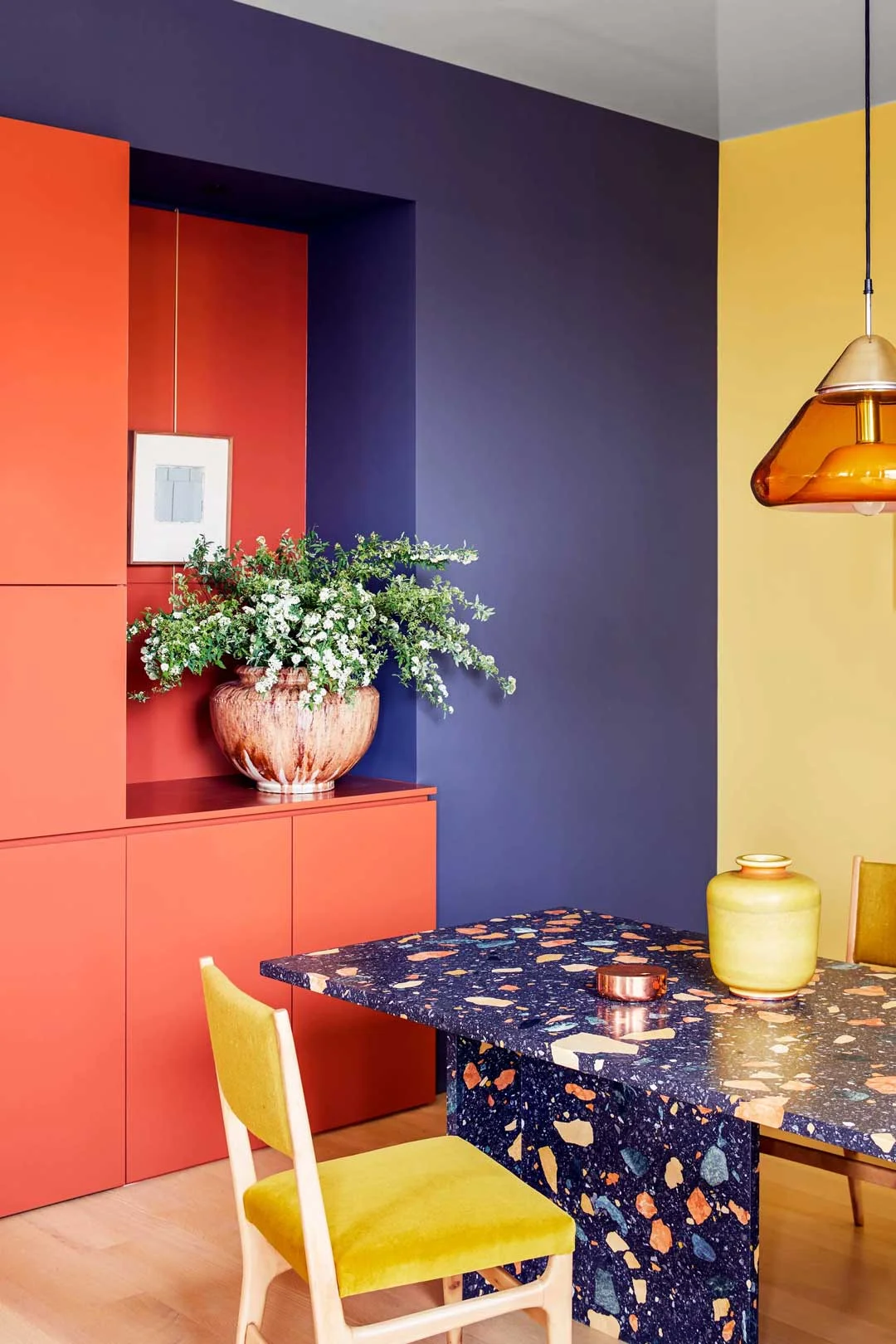 Interior-Trends-2025-Primary-Colours-Dining-Space