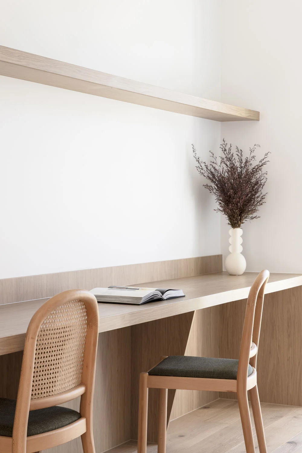 Contemporary-Interior-Design-Modern-Australian-Custom-Office-Study-Desk-Light-Oak-Timber-Wall-Shelving
