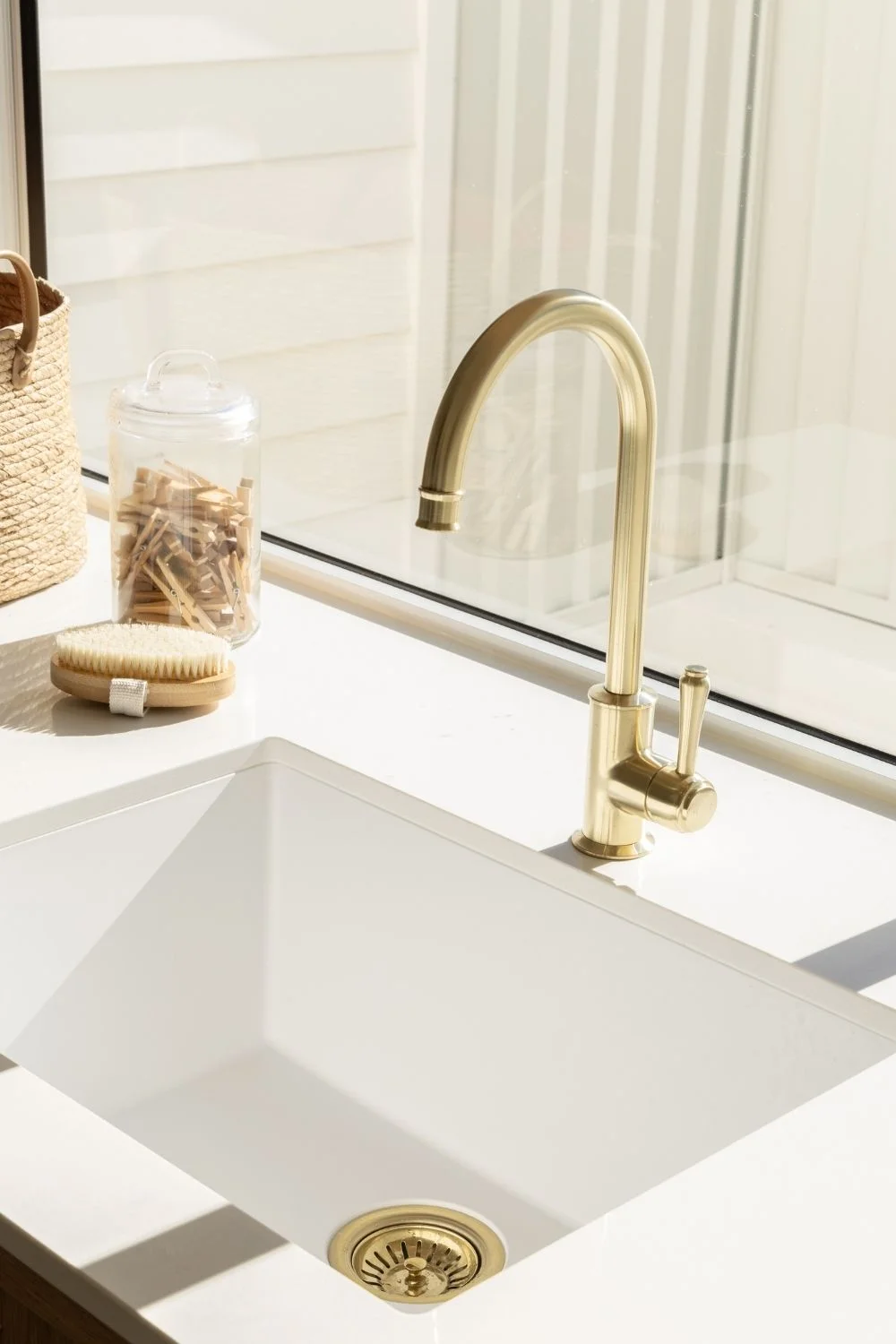 Stainless Steel vs White Sink Brushed Brass Tapware