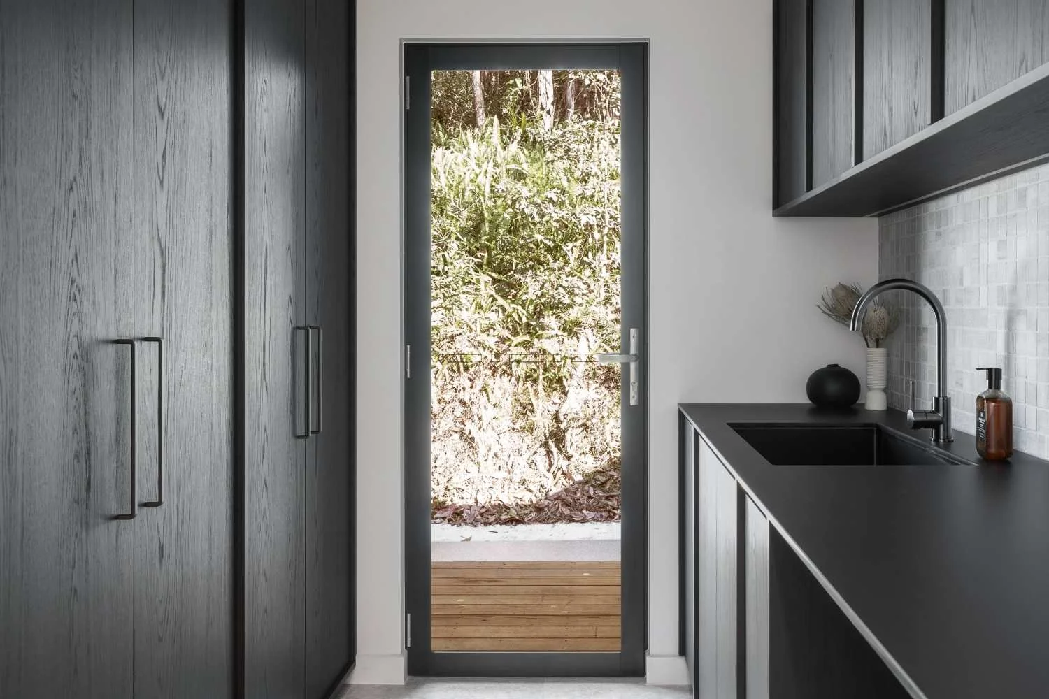 Laundry Design Dark Sttyle Moody