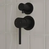 Elysian%20Thermostatic%20Minimal%202Way 3Way CloseUp-MB