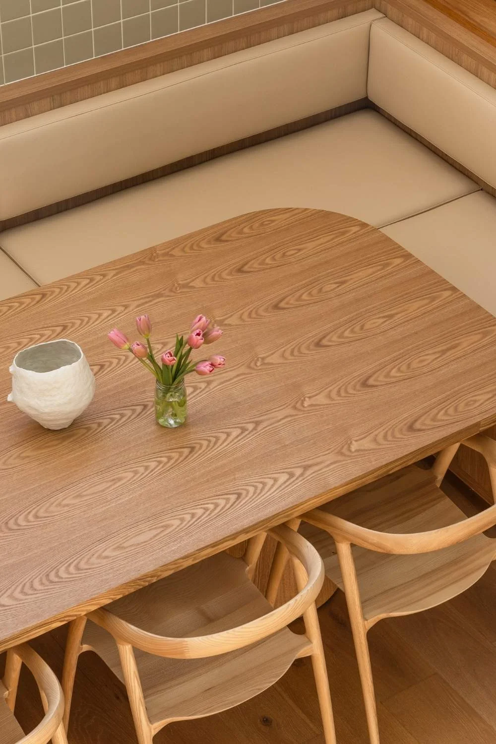 Flowers to Decorate Home Interiors Dining Room Centrepiece