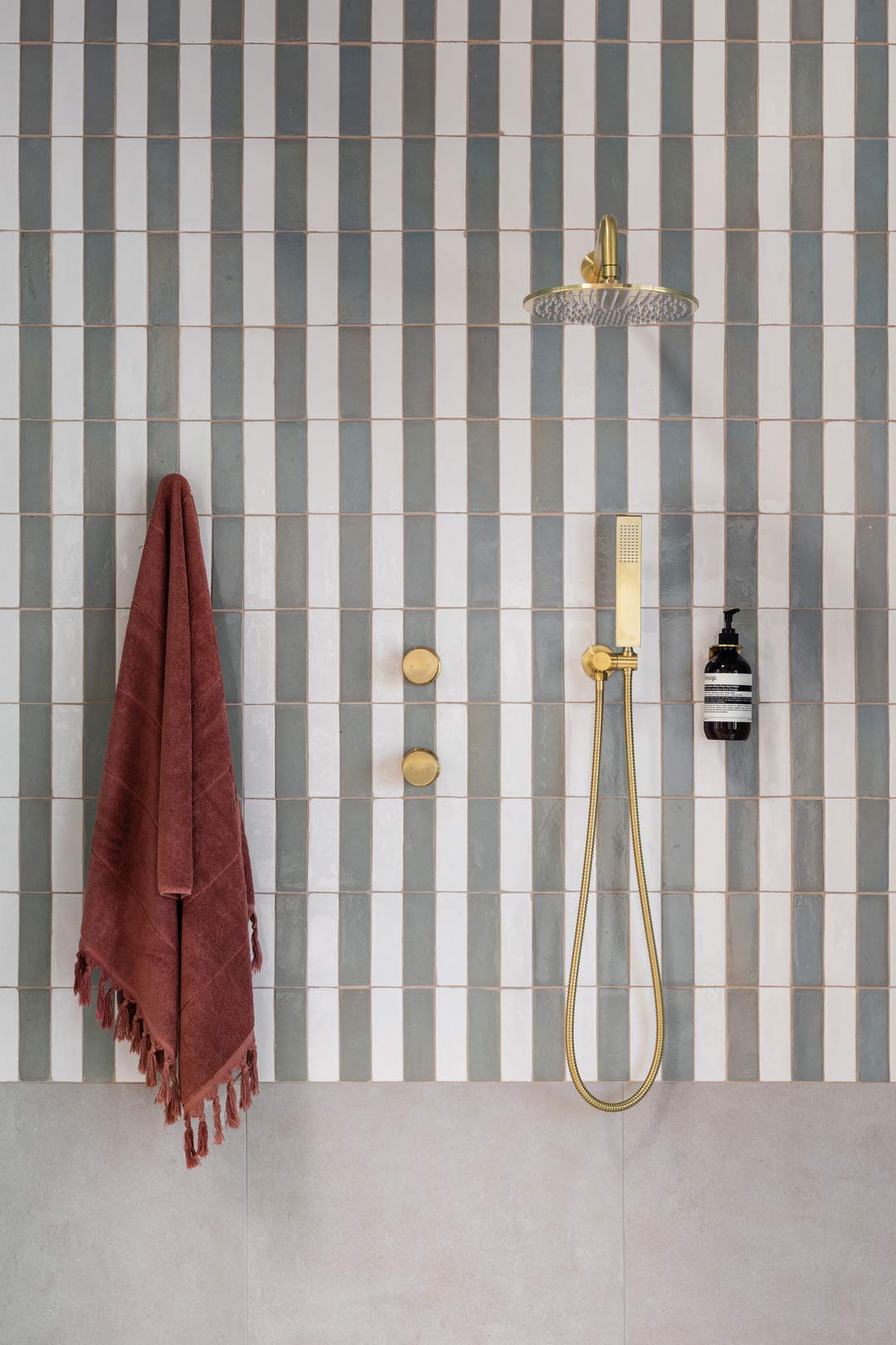 Shower-pattern-mosaic-bathroom-tiles