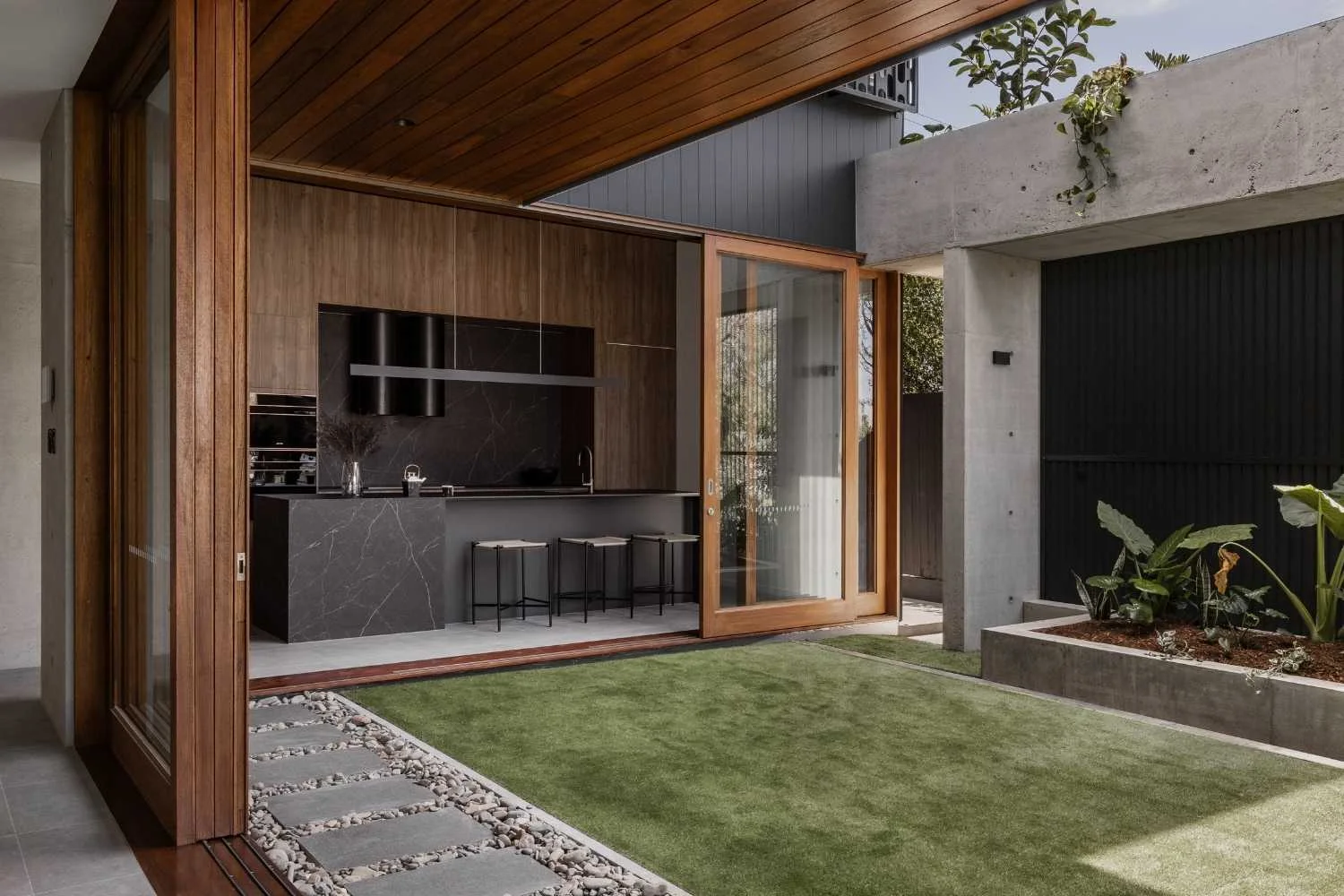 Novus Sunstone Property Group Outdoor Entertaining Courtyard