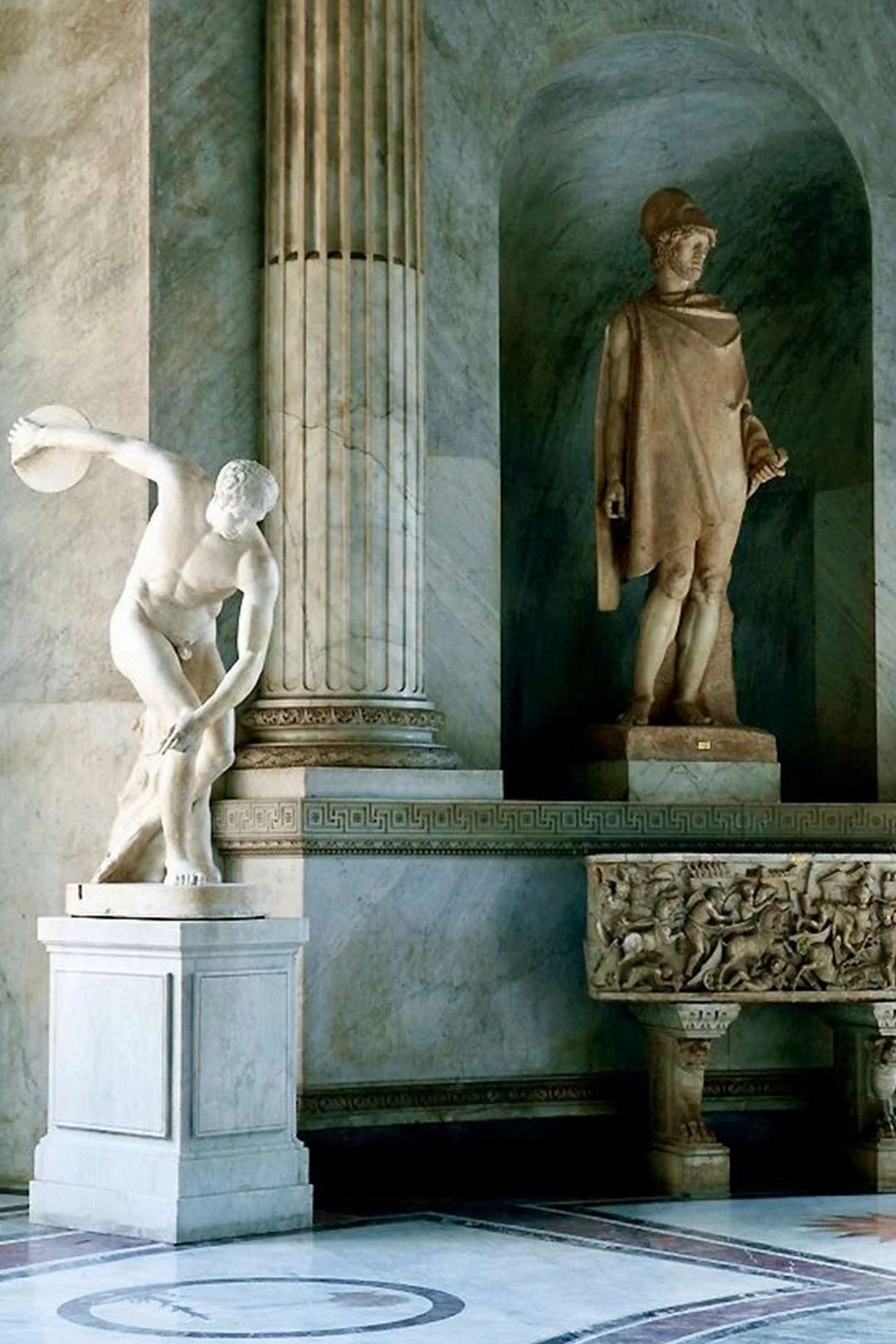marble-interior-of-the-vatican-museum