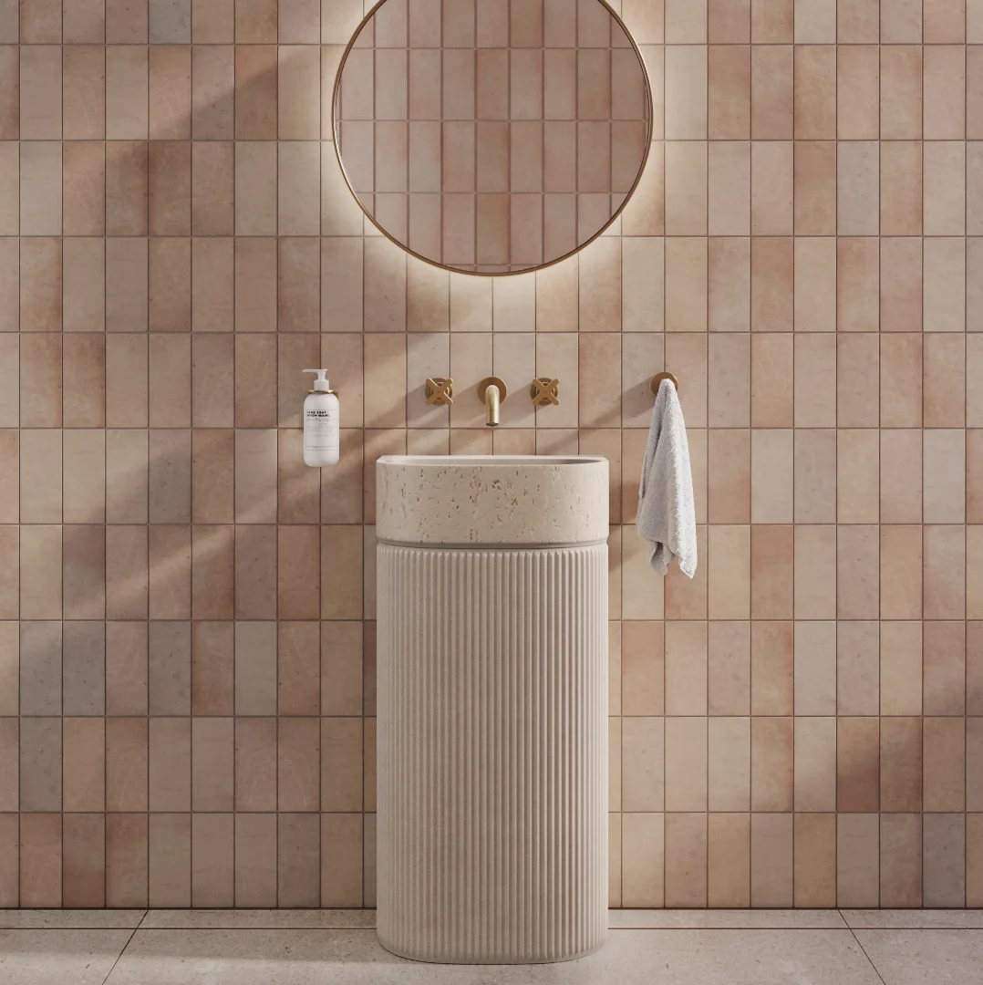 Front on Nelios Pedestal Basin - In Setting ALMOND BC