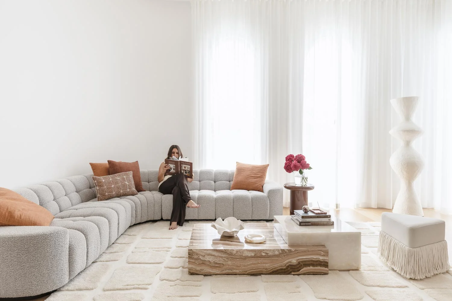 neutral-mediterranean-living-space