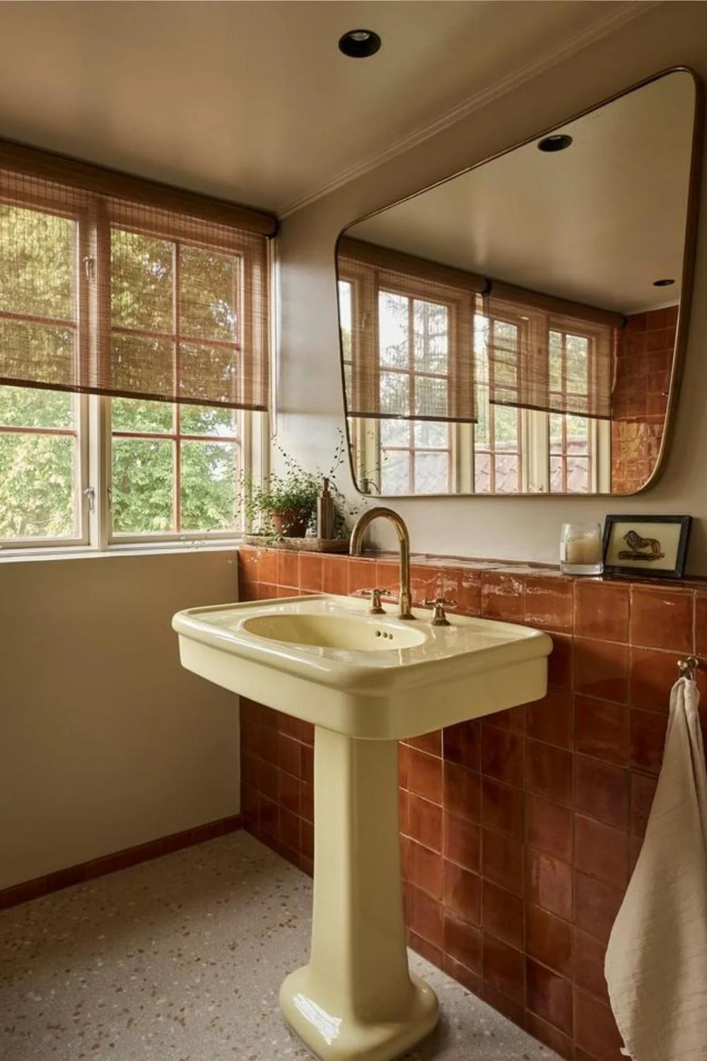 Vintage Bathroom Style Mid Century